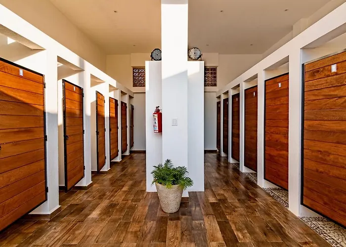 Punta Kai Hotel & Hostal